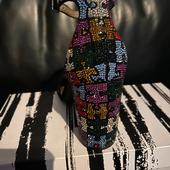 Heels - Picture 3 of 6